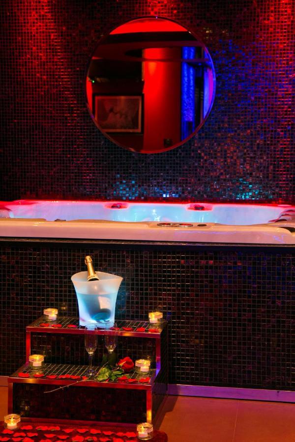 L'Insolite Spa Privatif "Suite Luxueuse-Jacuzzi" Toulouse Exterior photo
